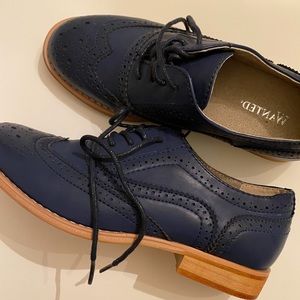 Navy Blue Wing Tips. Sz 6 Leather